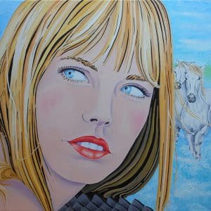 Carola Paschold -Hommage Jane Birkin, Portrait junge Blondine, Hintergrund weiße Pferde im Wasser, Camargue